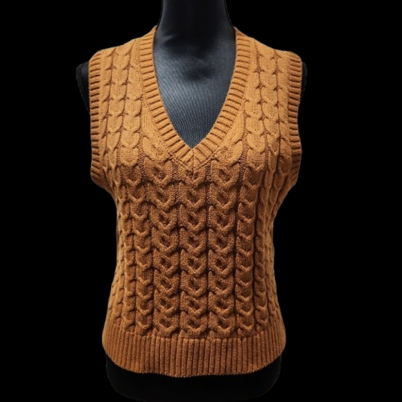 Cupcakes and Cashmere Cable Knit Sweater Vest (L) - Picture 2 of 9